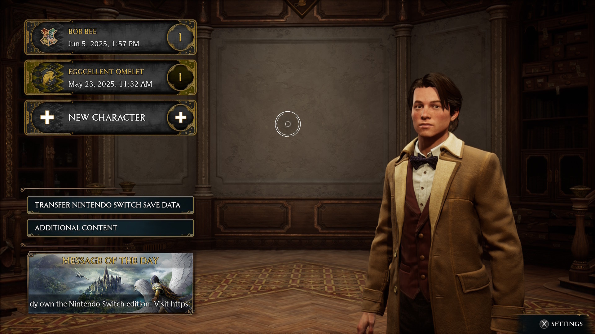 يتم عرض شاشة عنوان تراث هوجورتس، مع واجهة مستخدم توفر نقل البيانات المحفوظة بين إصداري ™Nintendo Switch وNintendo Switch™ 2 من اللعبة.